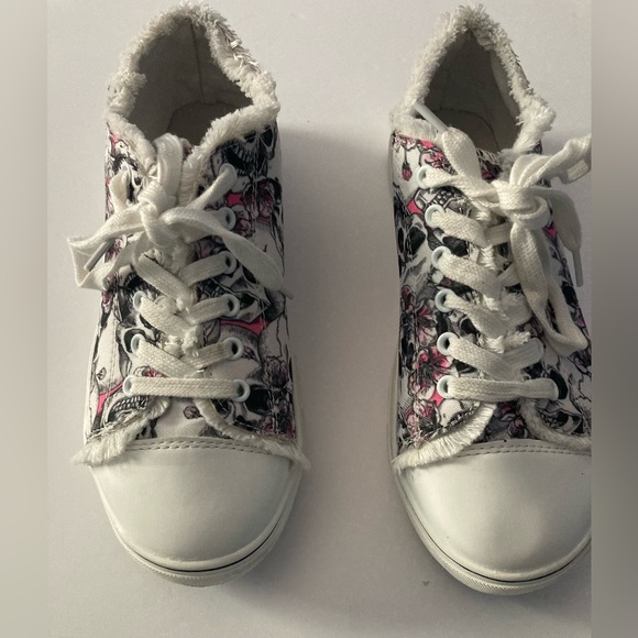 Floral Skull Womens SZ 8 Canvas Sneakers lace up Pink and White - Picture 5 of 11